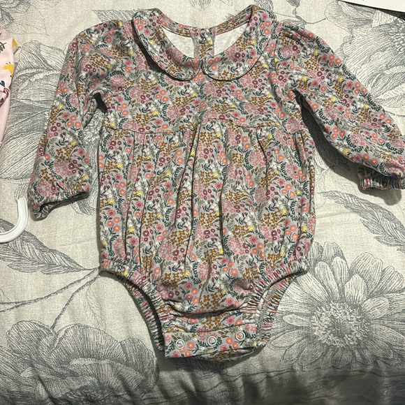 NWOT Lullaby Lane Girls long sleeve onesie - Picture 1 of 2